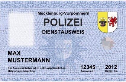 Dienstausweisfoto eines Polizisten für Betrug im Internet