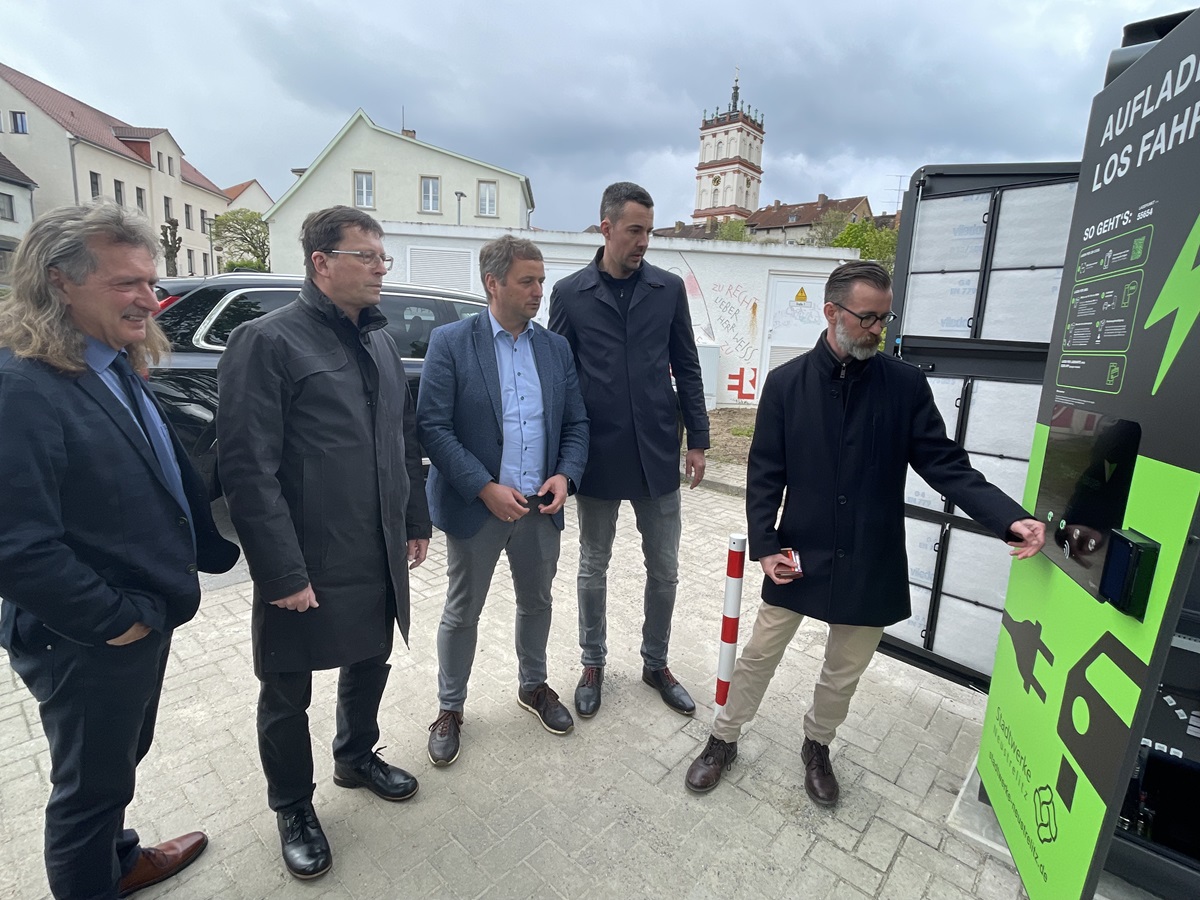 Stadtwerke setzen auf E-Mobilität: In der Neustrelitzer Bruchstraße ...
